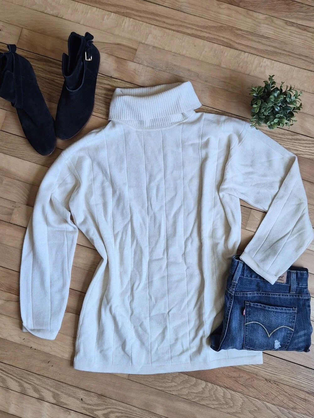 Valerie Stevens Cashmere Cream Cowl-Neck Ribbed Sweater